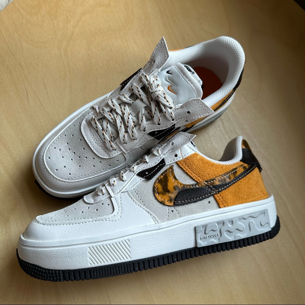Nike Women's Low-Top Sneakers in White, Yellow & Black Tortoise - Picture 5 of 7